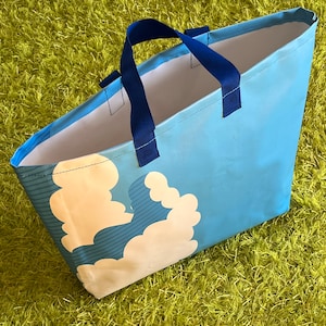 Shopping/beach bag from recycled billboards image 3