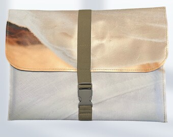 Beige MacBook Pro-fodral: Återvunnen skylt, vegansk, vattentålig