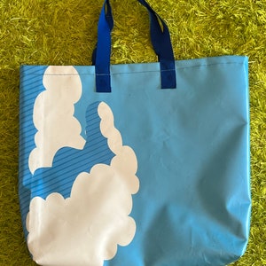 Shopping/beach bag from recycled billboards image 4