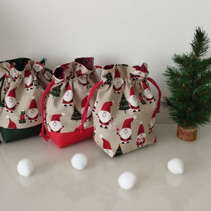 Pochon de Noël en tissu coton doublé - Sac cadeau Noël - Pochette cadeau - Emballage cadeau - Sac à doudou - Sac à jouets - Sac de rangement