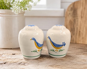 Vintage Pfaltzgraff Sunnydale Salt and Pepper Shakers, Vintage Duck Bird Stoneware Set, Blue Yellow Country Kitchen Decor, No Stoppers