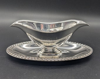 Vintage Wm Rogers Silver Plate Sauce Boat | Elegant Dining Accessory | Housewarming or Wedding Gift