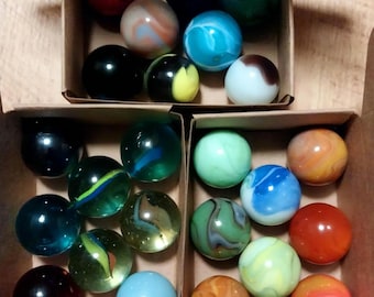 Osiem (8) zabytkowych kulek do strzelania. 3 różne zestawy do wyboru. Wszystkie to duże kulki do strzelania. Wybierz zestaw, który chcesz.