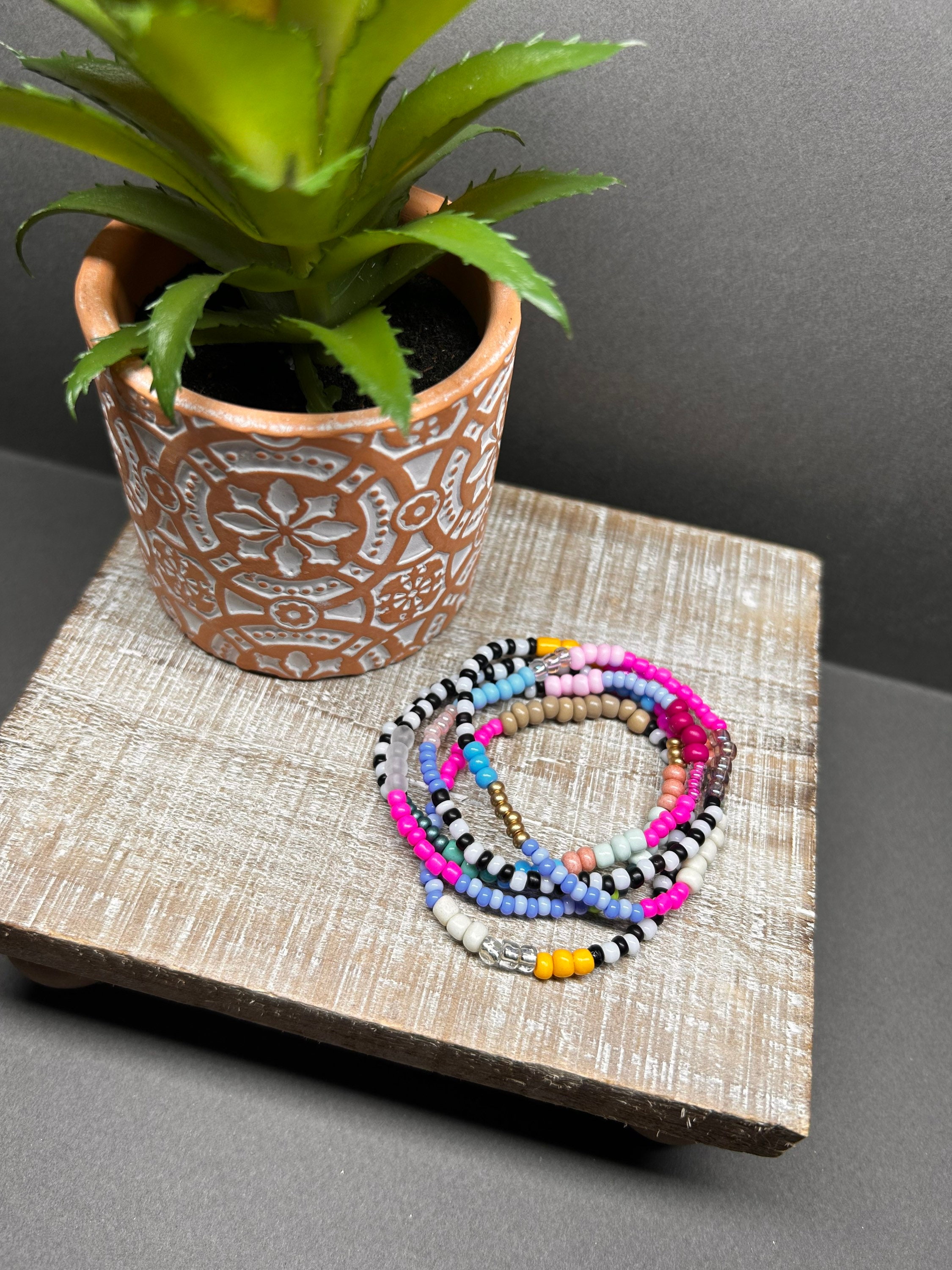 Set of 5 Stretchy Beaded Bracelets Colorful Dainty Seed Bead Bracelets Stackable Bracelet Set Etsy