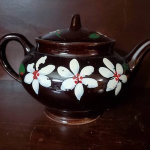 Vintage Daisy Royal Canadian Art Pottery