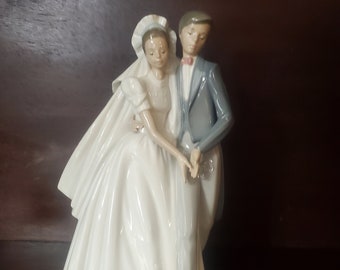 Nao, Lladro Bride & Groom "Unforgettable Dance"