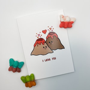 Je vous lave | Volcans | Carte de Saint-Valentin | carte d'anniversaire | Carte de voeux qui respecte l'environnement | Carte Punny drôle mignonne de Zazzle.be Liste d'envies Vous avez des idées ? Écrire dessus