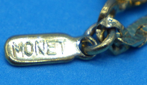 MONET Gold Tone Textured Herringbone Necklace 19 … - image 6
