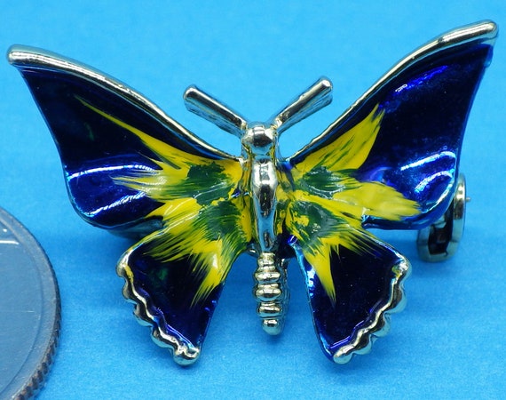 Two Beautiful Butterfly Pins Brooches Gold tone w… - image 3