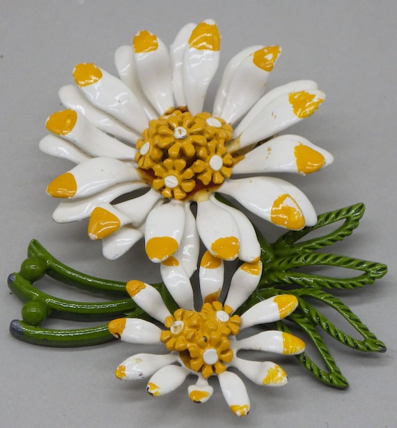 Vintage Brooch with Two Daisy's Enameled Daisy Br… - image 3