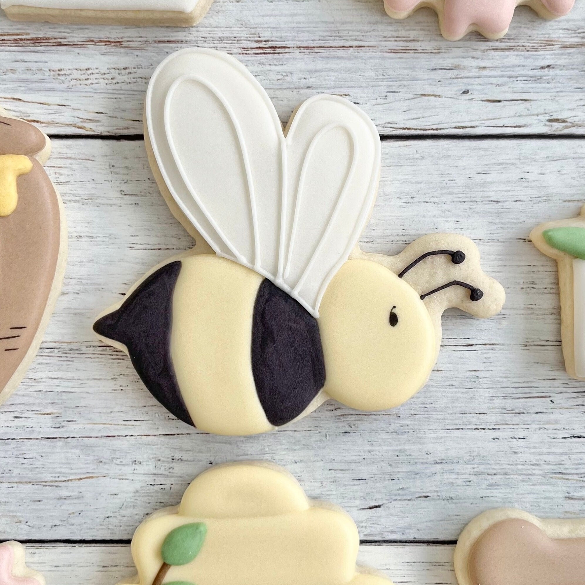 24 BUMBLE BEE EDIBLE Sugar Cupcake or Cake Toppers by Decopac Bee  Decorations for Party Desserts, Birthdays, Spring Themed Party 