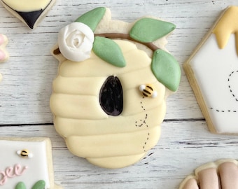 Bee Hive with Greenery Cookie Cutter