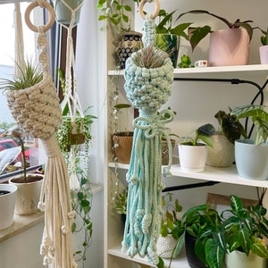 Mini planthanger - Macrame basket | Handmade