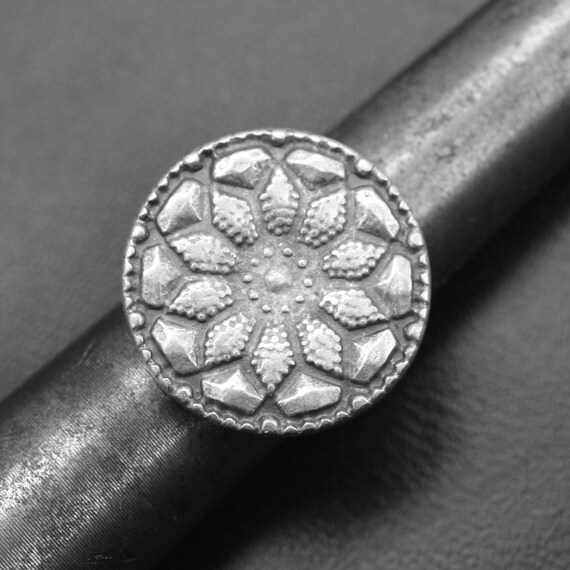 Silver Flower Ring, Round Ring, Spring Ring, Flor… - image 2
