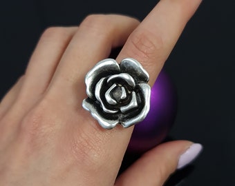 Anillo rosa de plata, anillo floral, anillo grande, anillo boho, anillo grande, joyería de rosas, joyería de flores, anillo ajustable, regalo de Navidad, R201