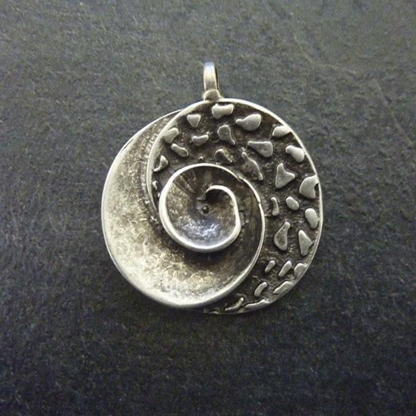 Silber Spiral Anhänger, Großer Runder Anhänger, Moderner Anhänger, Kreis Anhänger, Spezieller Design Anhänger, Handgemachter Anhänger, Anhänger Handwerk, P49