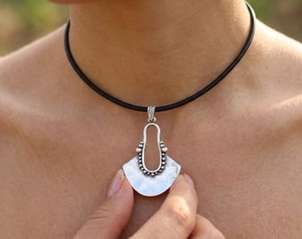 Collana con pendente a goccia, collana in pelle, collana con ciondoli boho in pelle nera da 3 mm, gioielli con ciondoli in argento, collana in pelle ZM997, regalo per lei