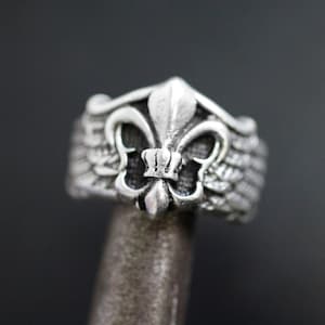 Anillo Fleur de Lis, Anillo Boho de Plata, Anillo de Alas, Anillo Elegante, Joyería Fleur de Lis, Anillo Delicado, Regalo del Día de la Madre, Regalo de Navidad, R396