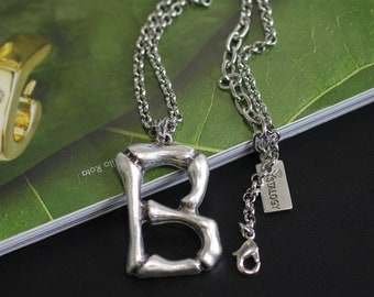 Kleine initiaalketting, geboortesteenketting, initiaalketting zijkant, elegante statementketting, kerstcadeaus, ZM610-ketting