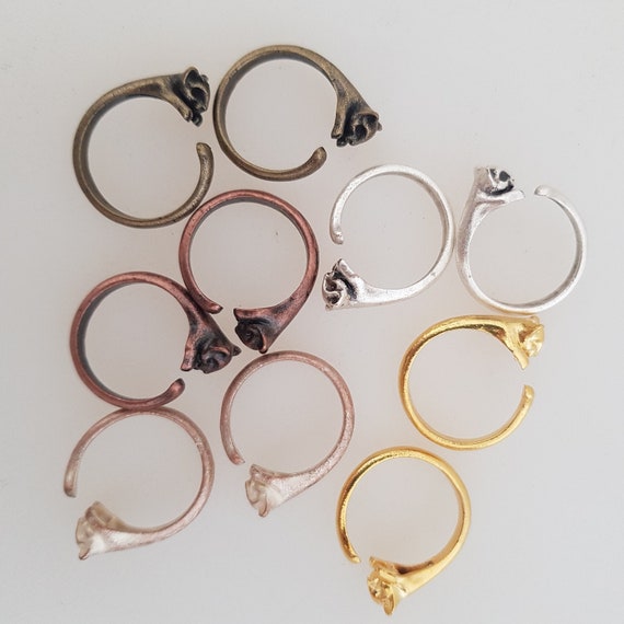 Oval Shaped Medal In Three Colors, Gold Silver And Bronze, Isolated On Photography Illustration Image370982375 - Foto 2