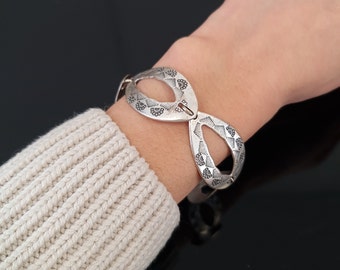 Boho Silver Dikke Ovale Hammared Bangle Cuff, Minimalistische Arm Party Bangles, Armband voor vrouwen B998