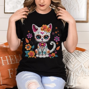 Día de los Muertos Camiseta con diseño de gato y flores, Día de los Muertos, Camiseta de Halloween, Camiseta con calavera de azúcar, Camiseta con gato, Camiseta con flores de Halloween