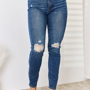 Judy deals blue pants