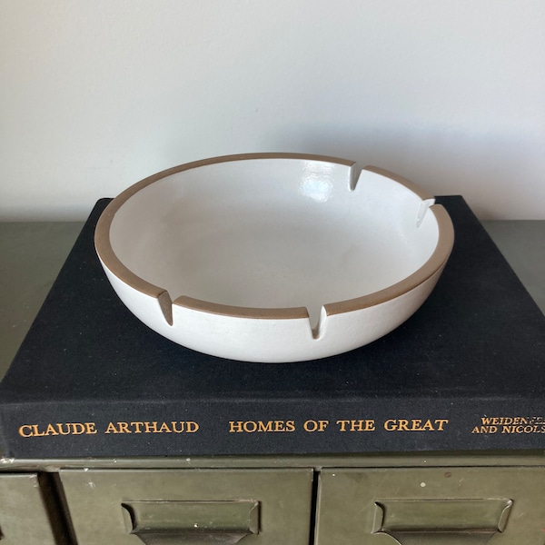 Large Vintage Midcentury Modernist Heath Ceramics White Pottery Ashtray Catchall Bowls