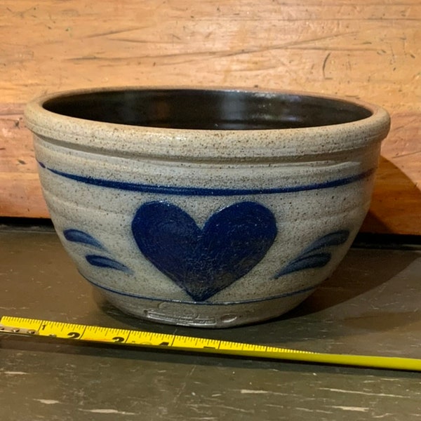 ROWE POTTERY WORKS 1982 Stoneware Bowl Salt Glazed Heart Design Vintage