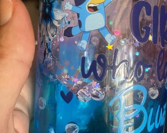 Taza con forma de bola de nieve azul