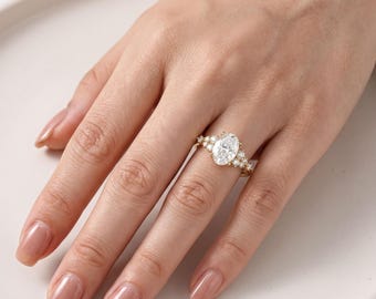 Anello ovale con diamante sintetico: cluster in stile vintage, platino e oro