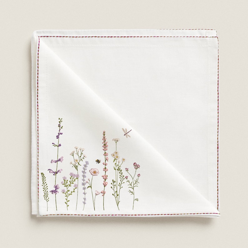 BloomInEmbroidery.etsy.com wildflower machine embroidery design napkin