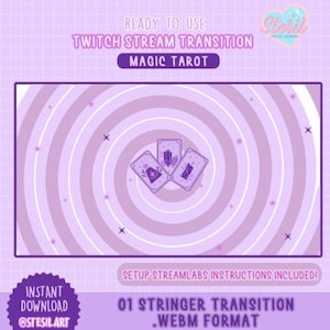 Può includere: Una grafica digitale per le transizioni di streaming di Twitch. Il design presenta uno sfondo viola chiaro a spirale con tre carte dei tarocchi al centro. Il testo include "READY TO USE", "TWITCH STREAM TRANSITION" e "MAGIC TAROT".
