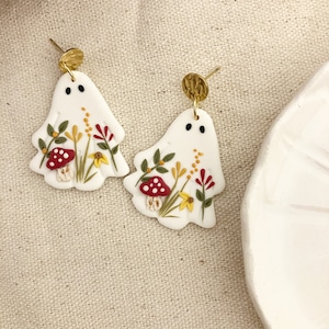 Clay Ghost Floral Earrings, Ghost Spooky Earrings, Floral Halloween Jewelry, Boho Halloween Spooky Earrings, Fall Gift for Her, fall Earring