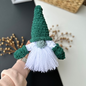 Gehäkelter Wichtel: Amigurumi handgefertigtes Spielzeug - Ideales Geschenk für Kinder, einzigartiges Urlaubsdekor, Plüschtier benutzerdefinierter Gnom für Babypartys und Hausgeschenke