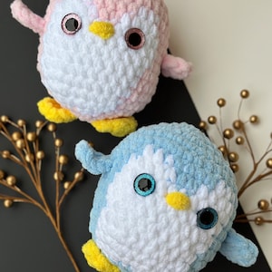 Crochet Penguin: Amigurumi Animal Handmade Toy – Ideal Gift for Kids, Unique Holiday Decor, Plushie Penguin for Baby Showers and Home Gift