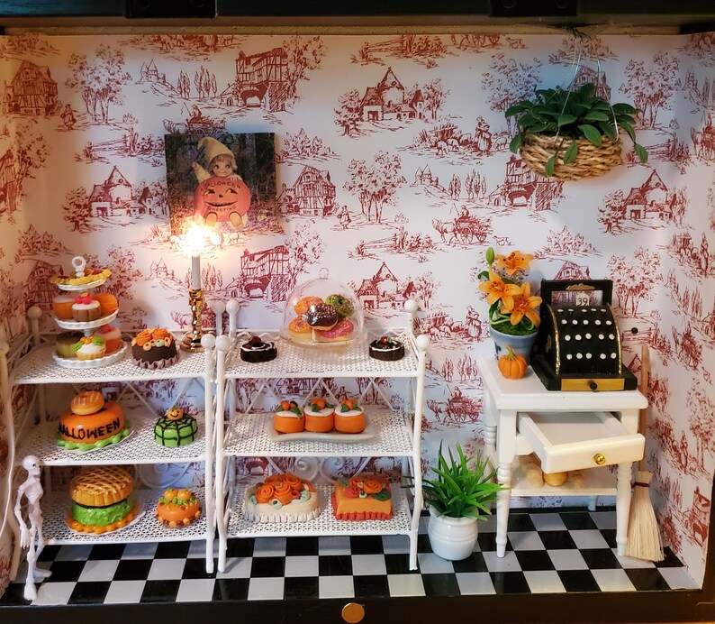 halloween-time-miniature-bakery-diorama-1-12-scale-dollhouse-roombox