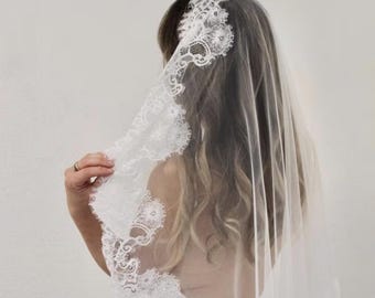 Mantilla Lace Veil Floral Lace Mantilla Veil Classic Lace Veil Spanish Style Mantilla Veil Ivory Bridal Veil Soft Chantilly Lace Mantilla