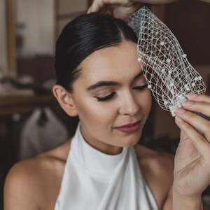 Pearl Birdcage Veil Fascinator with Pearls Vintage Birdcage Veil Pearly Short Veil Ivory Bridal Hair Accessory Bridesmaid Pearl Small Veil