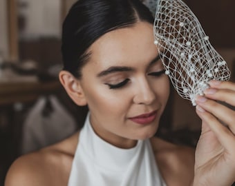 Pearl Birdcage Veil Fascinator with Pearls Vintage Birdcage Veil Pearly Short Veil Ivory Bridal Hair Accessory Bridesmaid Pearl Small Veil