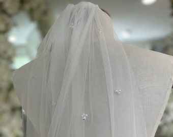 White Pearl Veil Cluster Wedding Veil Scattered Pearl Bridal Veil Luxury Pearl Wedding Veil Custom Pearl Heirloom Veil Hand Stitched Modern