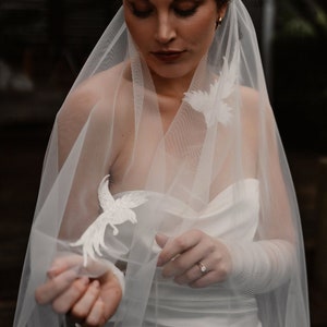 Bird Veil Fantasy Wedding Veil with Embroidered Birds Crane Feather Veil Bridal Bird Veil Statement Veil Unique Veil Bird Lace Embroidery