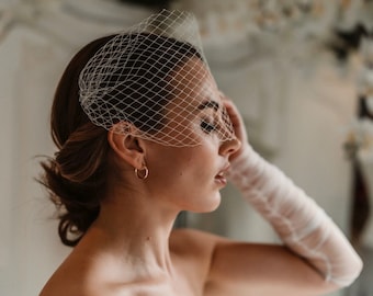 Bianco Birdcage Velo da sposa Fascinator da sposa Net Vintage Rockn Roll Over Face Fascia da sposa corta Accessorio per capelli da sposa Velo di Las Vegas