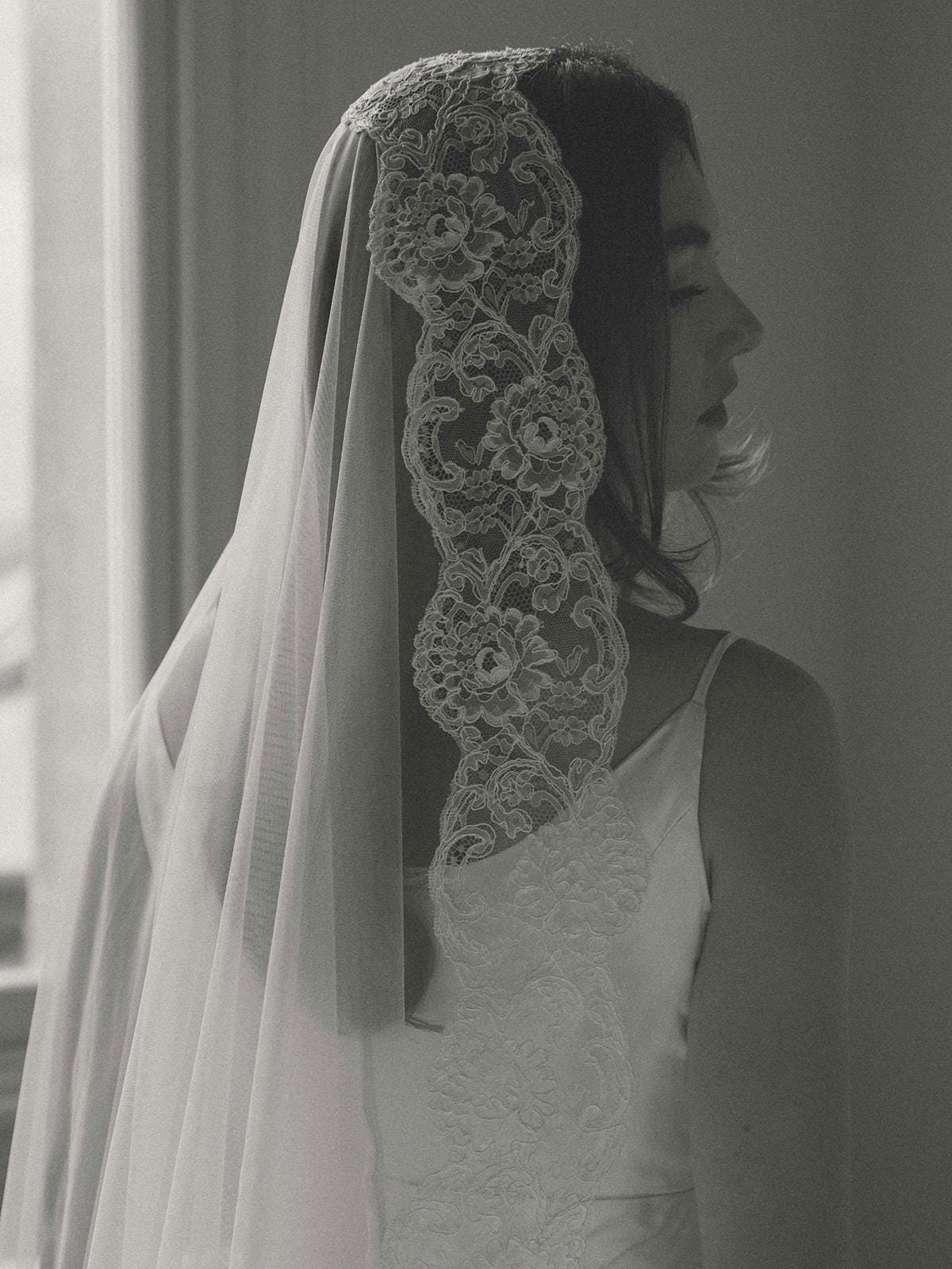 Lace Edge Veil Scalloped Rose Lace Veil Ivory Vintage Lace Veil Floral Lace Edge Veil Corded Lace Trim Veil Lace Wedding Veil Lace on Tulle