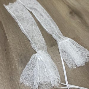 Frilly Lace Bridal Gloves Chantilly Lace Wedding Sleeve Ribbon Tie Lace Sleeve Wedding Dress Lace Glove Fingerless Bridal Sleeves Detachable
