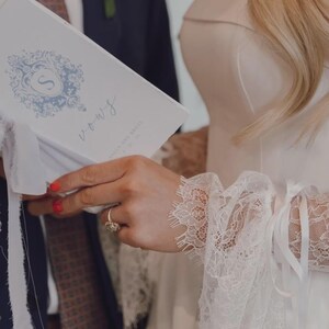 Frilly Lace Bridal Gloves Chantilly Lace Wedding Sleeve Ribbon Tie Lace Sleeve Wedding Dress Lace Glove Fingerless Bridal Sleeves Detachable