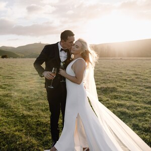 Voile De Mariée Long Ivoire - Tulle Et Satin, Avec Peigne (Cindy Abba Riviera Française)