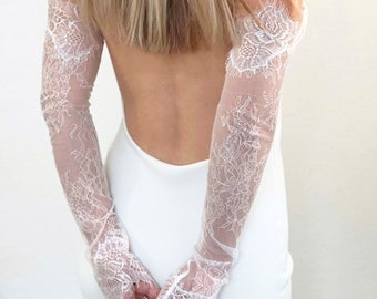 Lace Bridal Glove Lace Wedding Glove Chantilly Lace Glove Lace Sleeve Wedding Dress Sleeve Scolloped Lace Edge Fingerless Sleeves Detachable