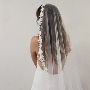 Beaded Lace Veil Beaded Mantilla Veil Lace Edge Veil Mantilla Wedding Veil Floral Lace Edge Mantilla Veil Ivory Lace Bridal Veil Vintage