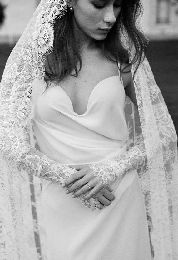lace gloves wedding dress Clara Gloves